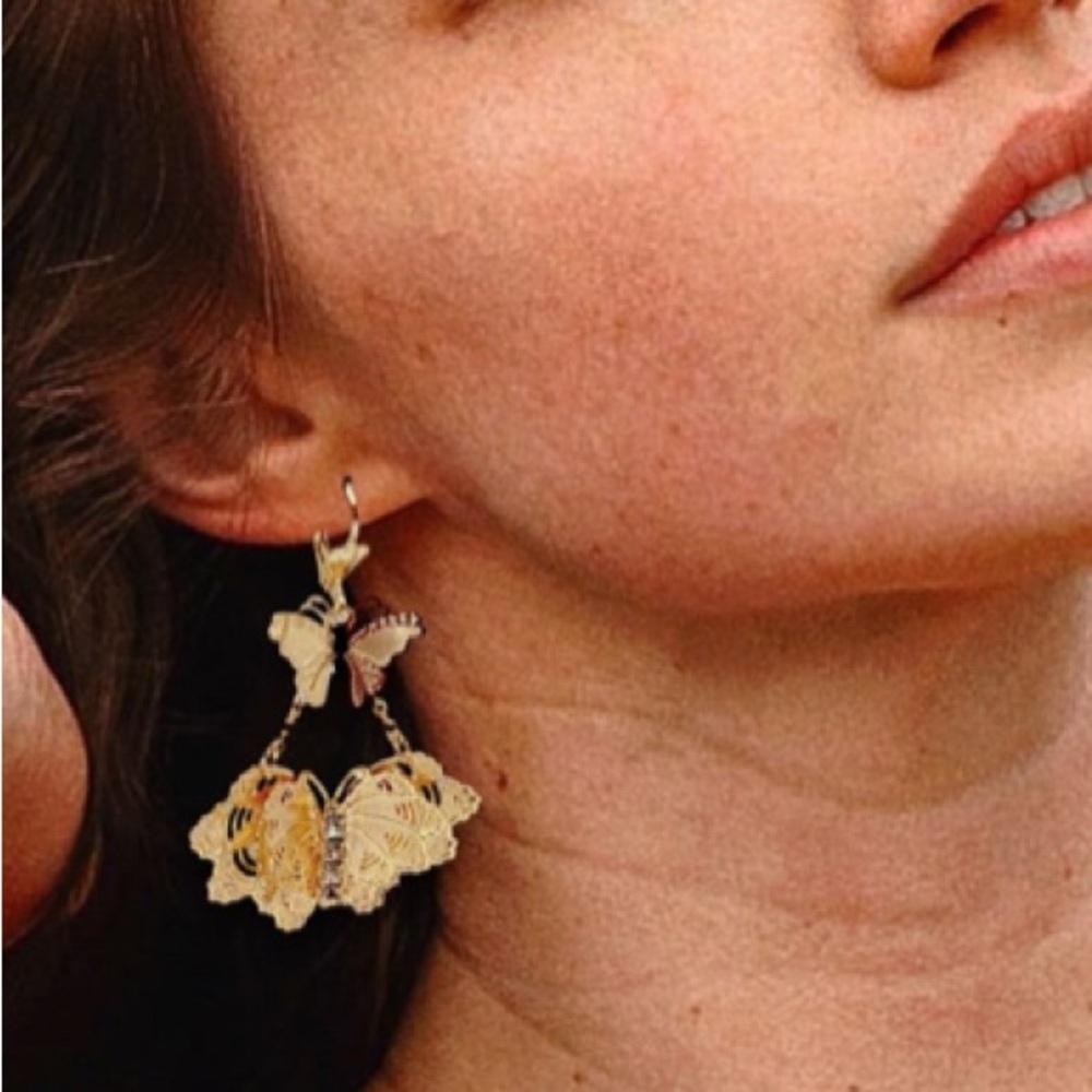 Filigree butterflies chandeliers dropped earrings in 18k of gold plated